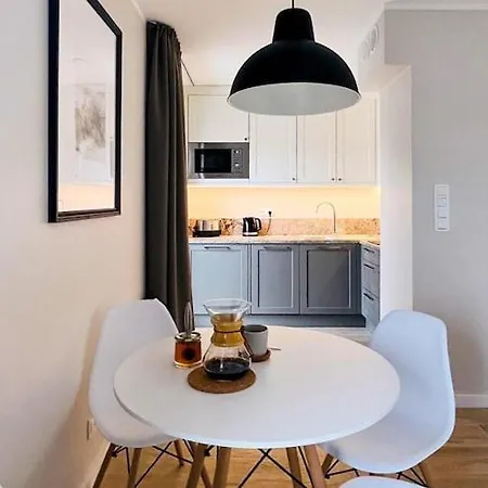 Elegant Coastal Base For 3 Apartamento *