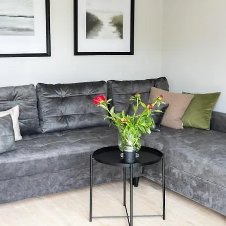 Elegant Coastal Base For 3 Apartamento